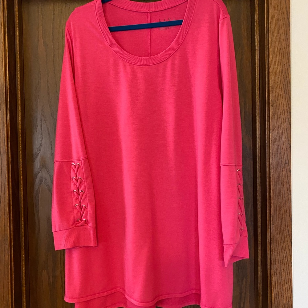 Livi active tunic with lace up sleeve detail